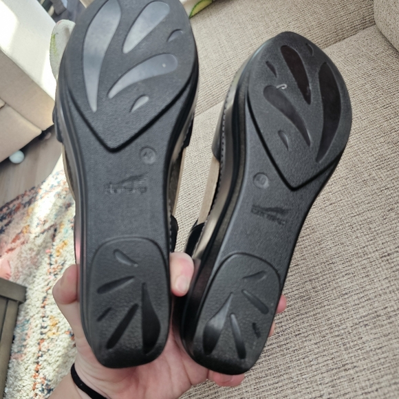 Dansko Sandals - Picture 6 of 7